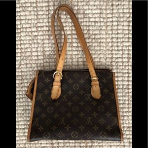 Louis Vuitton Poppincourt M shoulder bag.